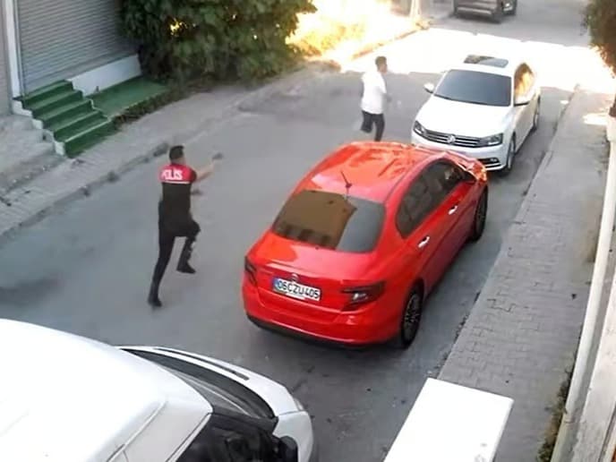 Yunus polisi silahlı saldırıyı son anda önledi