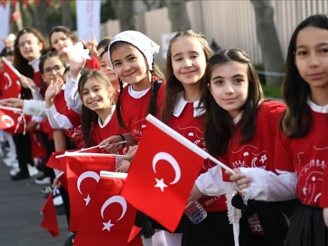 Okullarda "Bayrak Sevgisi" teması