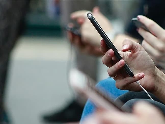 Telefon fiyatlarına "bakanlık" zammı