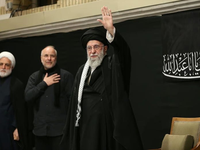 Hamaney İsrail saldırılarından sonra ilk kez halkın karşısına çıktı