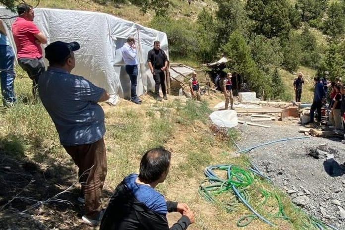 Oltu'da maden ocağı çöktü: 3 işçi hayatını kaybetti