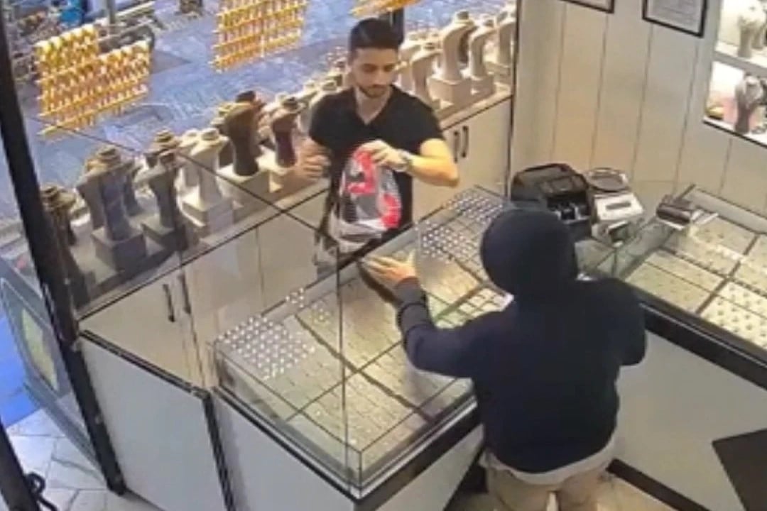 Soyguncunun gerçek sandığı altınlar sahte çıktı