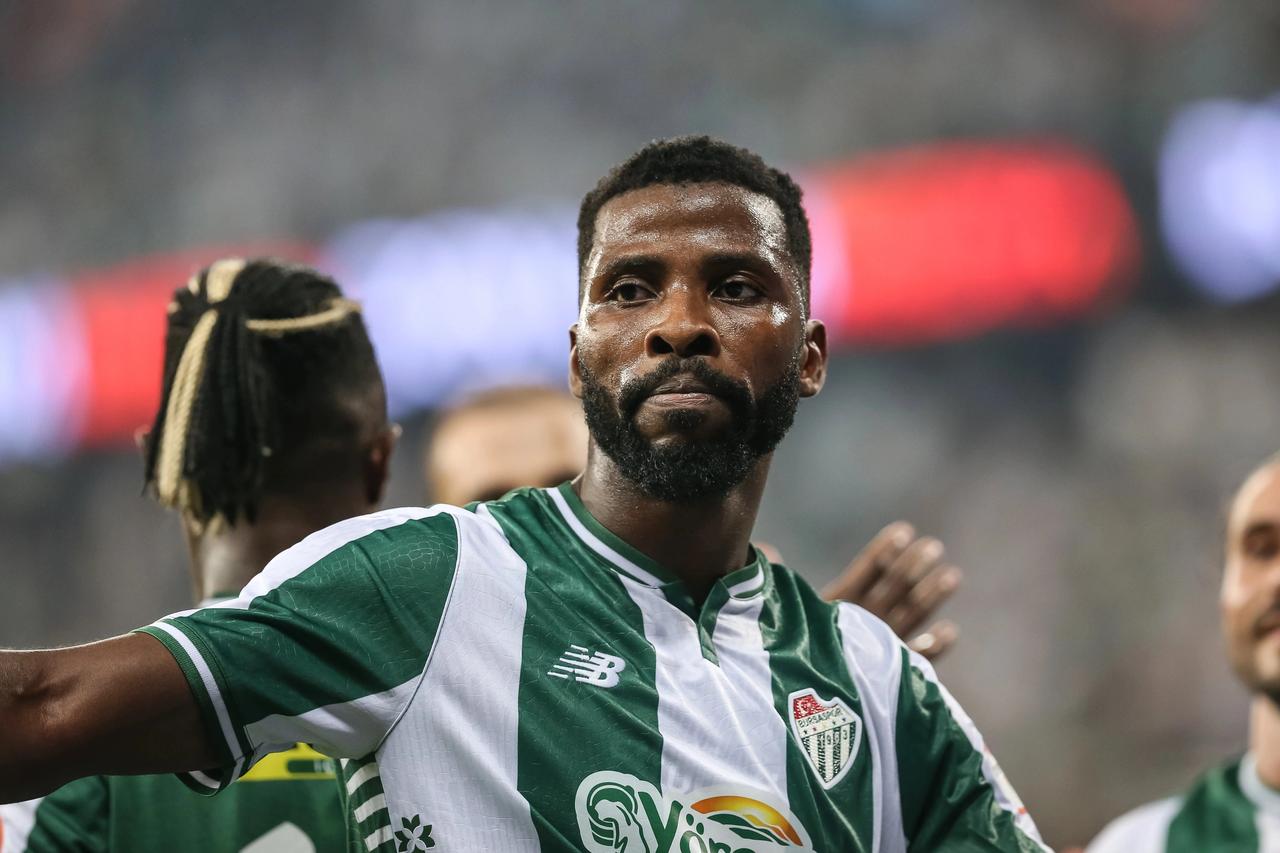 Bursaspor'un süper golcüsü sahnede