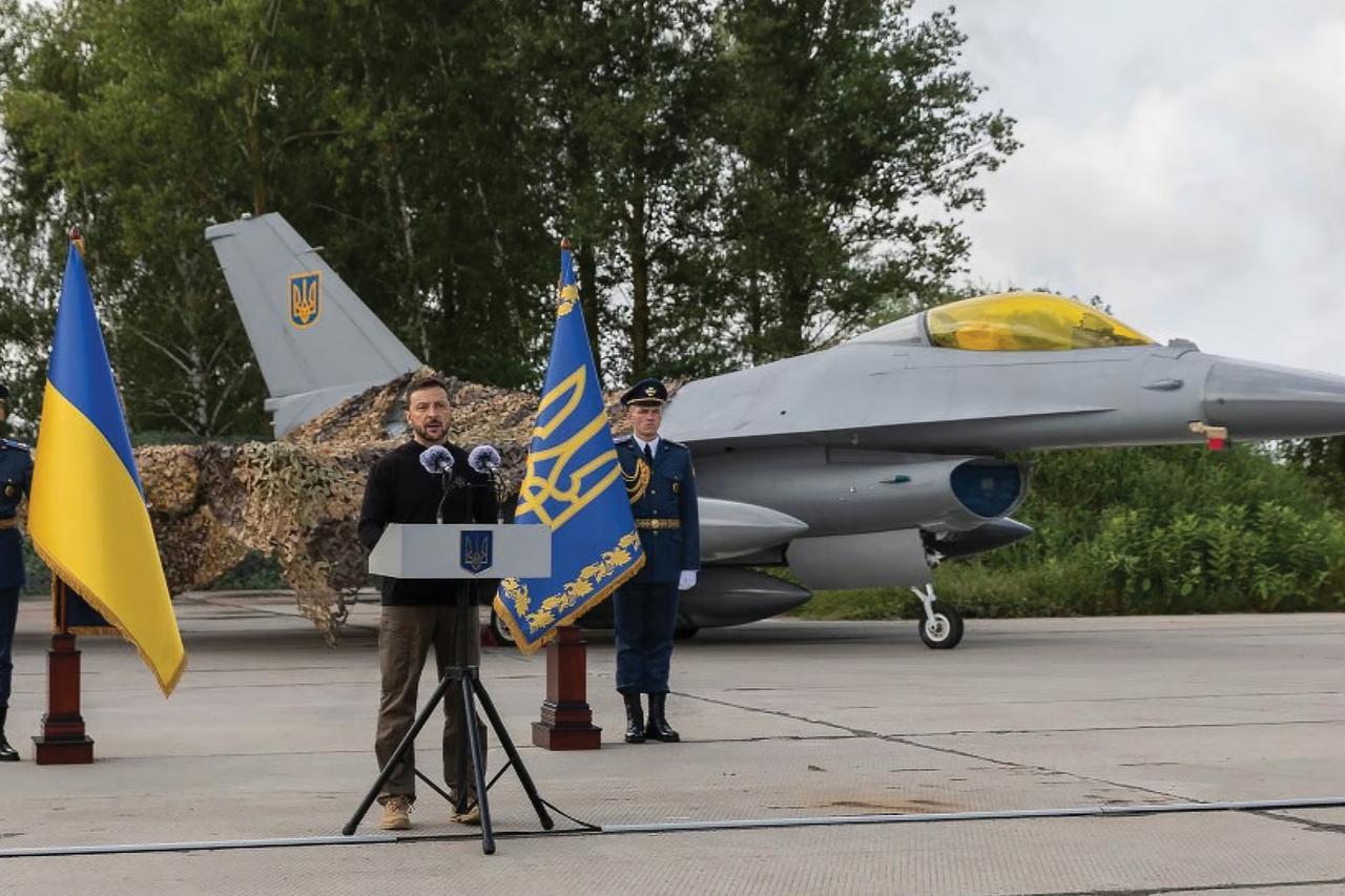 Hollanda, Ukrayna'ya son F-16 savaş uçağını teslim ediyor