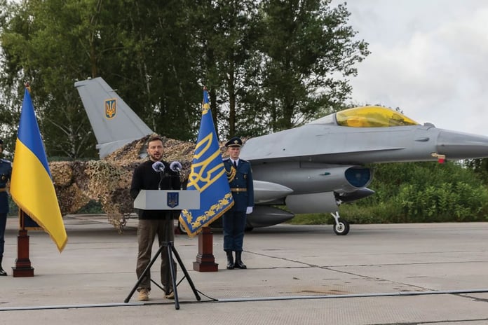 Hollanda, Ukrayna'ya son F-16 savaş uçağını teslim ediyor