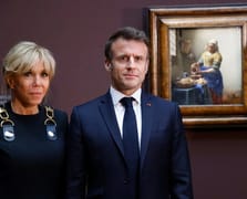 Macron'dan eşinin erkek olduğunu iddia eden yorumcuya dava