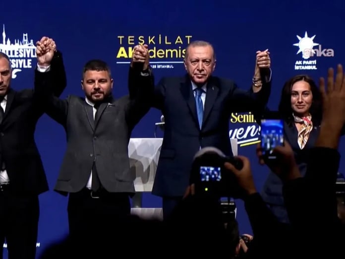 Beykoz Belediye Başkan Vekili Özlem Vural Gürzel, AK Parti'ye katıldı