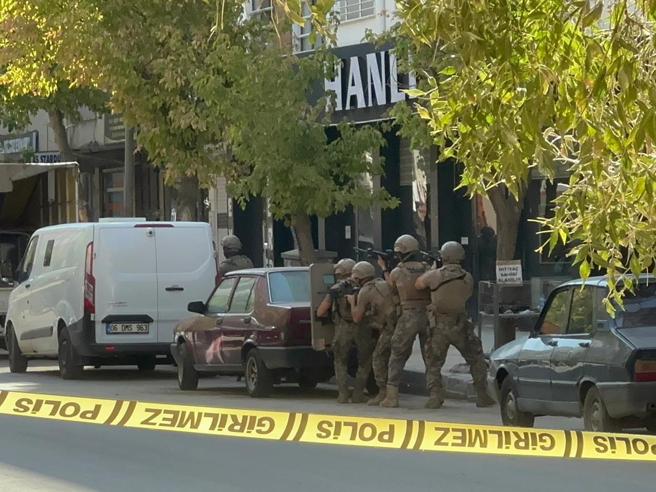 İntihar girişimi silahlı çatışmaya dönüştü