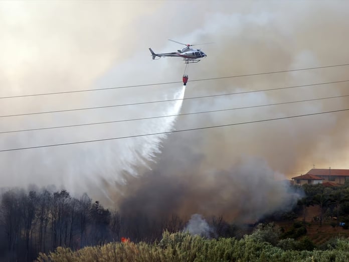 İtalya'nın Sicilya Adası'ndaki orman yangınları yayılıyor