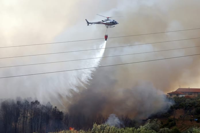 İtalya'nın Sicilya Adası'ndaki orman yangınları yayılıyor