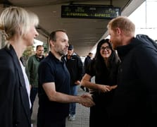 Prens Harry Kiev’de yaralı Ukraynalı askerleri ziyaret etti