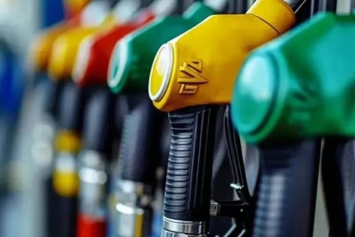 Benzinin ardından motorine zam geliyor