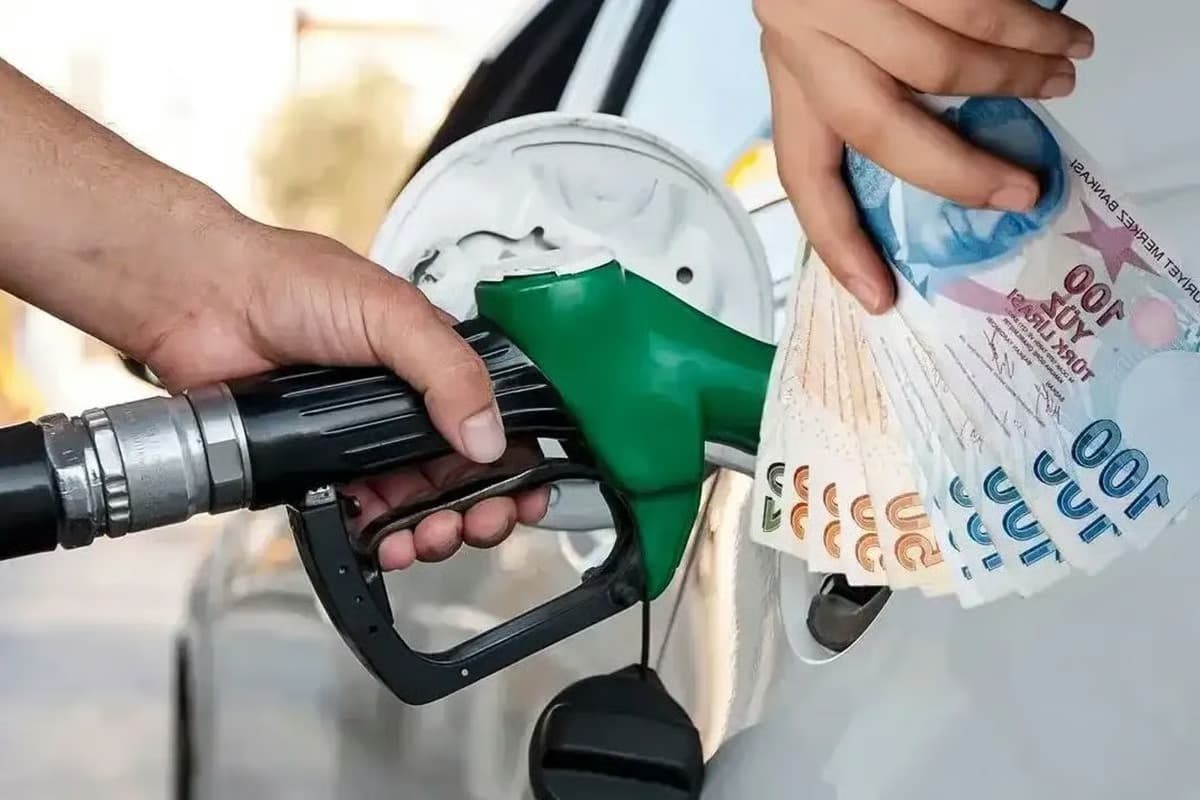 Araç sahipleri dikkat! Bayram öncesi akaryakıta bir zam daha geliyor 