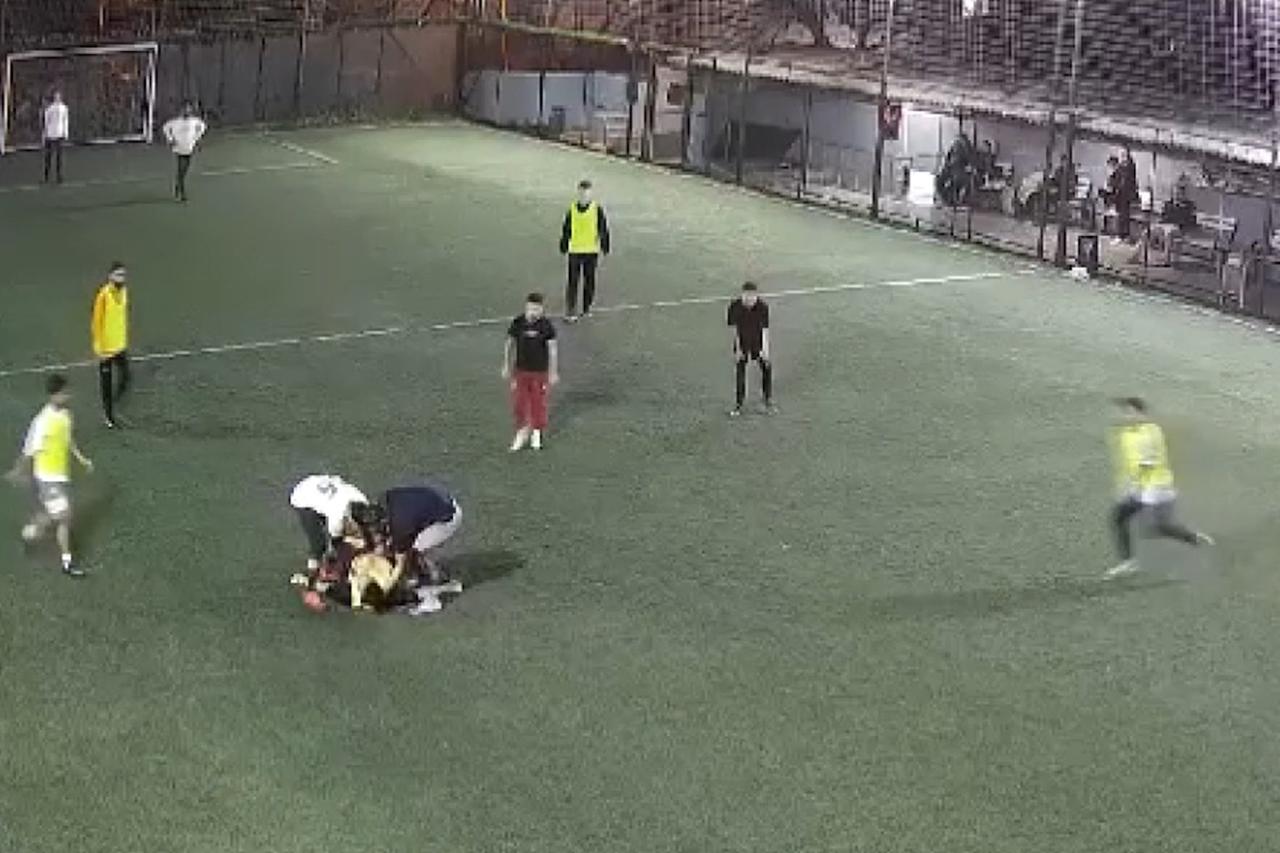 Halı sahada peş peşe ölümler