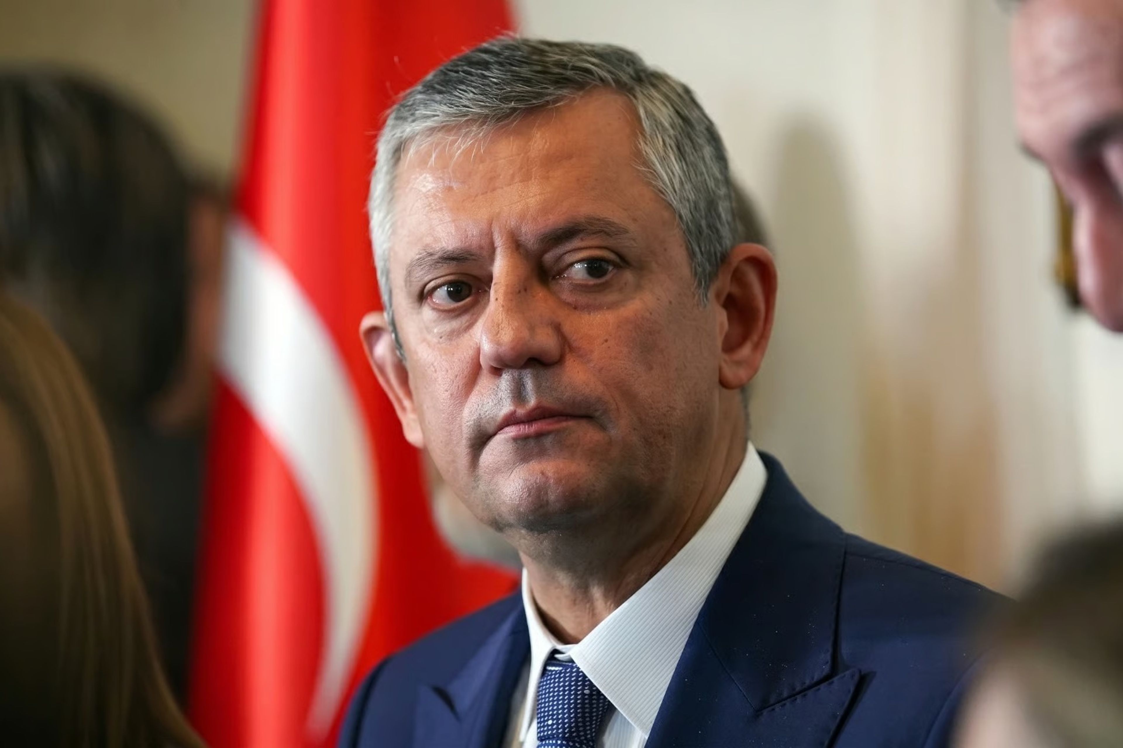 Özgür Özel'den DSP'yi şaşkına çeviren talep! "Partiyi bize devredin"