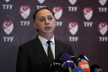 Türk futbolunda yeni dönem başlıyor, MHK Başkanı açıkladı: Hakemlere yaka kamerası, VAR kayıtları ve 8 saniye kuralı