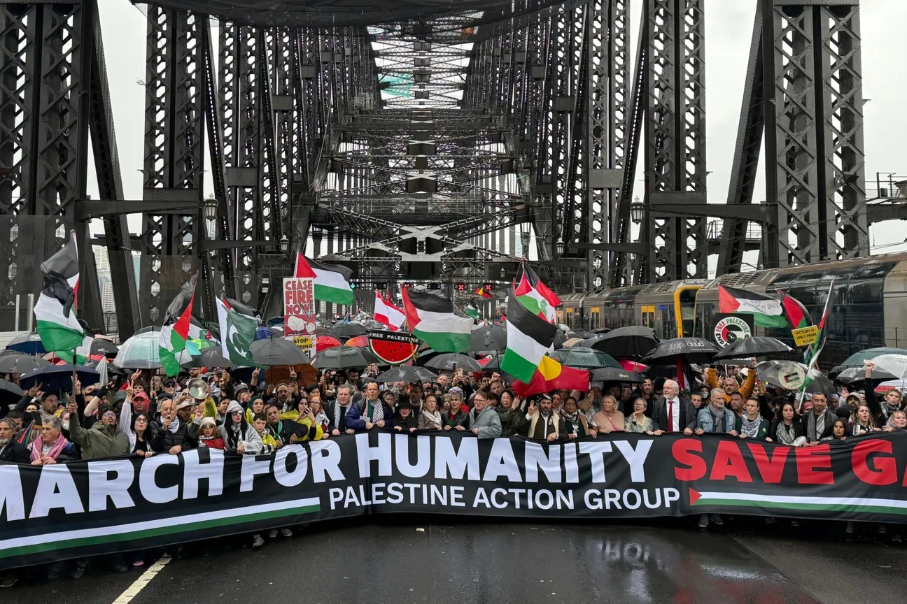 Thousands March On Sydney Bridge For Palestine Ceasefire
