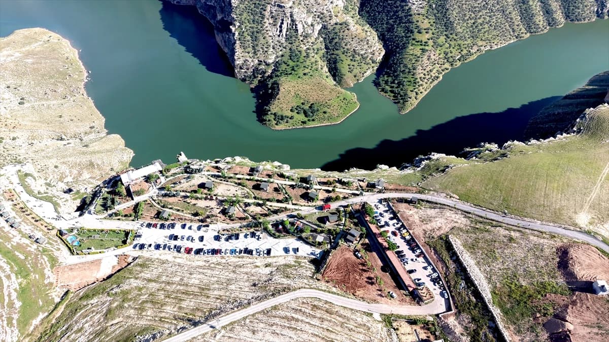 Siirt'te bulunan Botan Vadisi Milli Parkı bayram tatilinde ziyaretçi akınına uğruyor