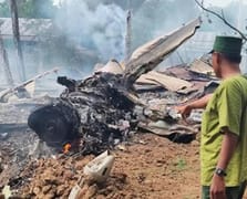 Myanmar’da isyancılar JF-17 savaş uçağını düşürdü