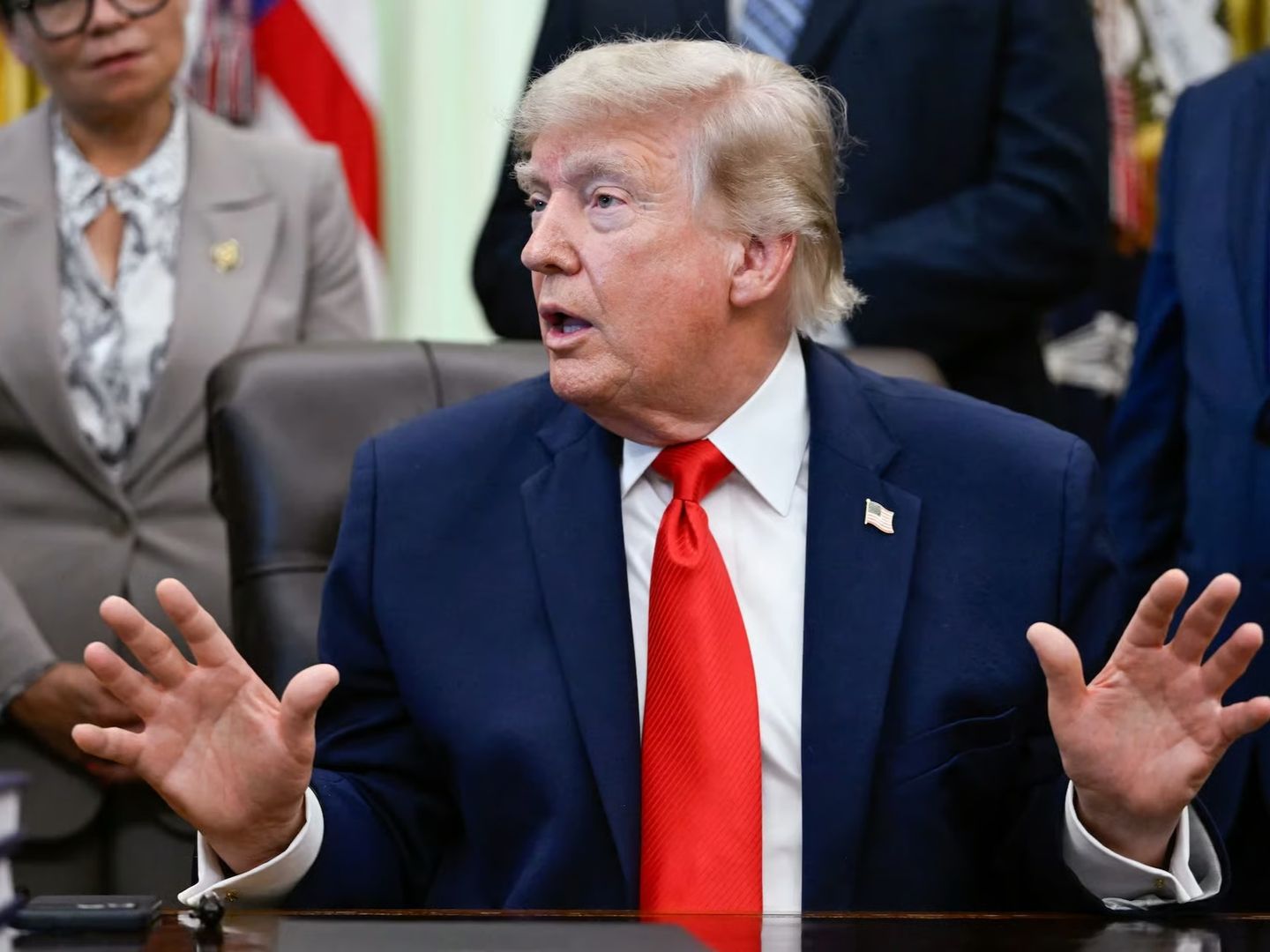Trump'tan İran Anlaşması için kritik açıklama: Hoşlanmazsam yine bomba yağdırırız