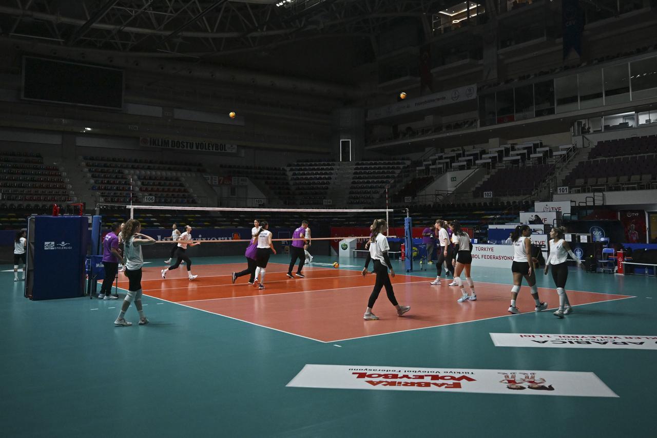 6 şehirden 14 takımlı Sultanlar Ligi'nde 42. sezon heyecanı: Rekor Eczacıbaşı'nda, son şampiyon VakıfBank