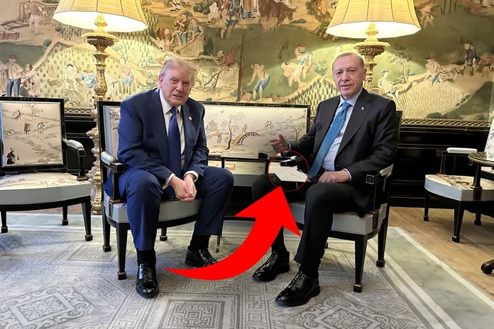 Erdoğan-Trump görüşmesinde dikkat çekmişti! Zarfın içinde ne olduğu ortaya çıktı