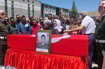 Şehit Celalettin Uyanık memleketi Bitlis'te son yolculuğuna uğurlandı