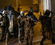 İstanbul'da DEAŞ operasyonu! 8 adrese baskın