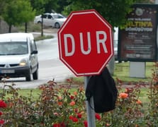 Gereksiz uyarı levhaları söküldü: Yollarda yeni dönem 