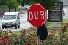 Gereksiz uyarı levhaları söküldü: Yollarda yeni dönem 