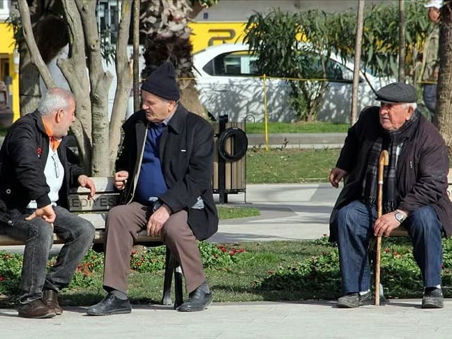 Emeklilere '1 maaş ikramiye' formülü 