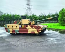 Hindistan, Zorawar hafif tankını dağ savaşları için sahaya indiriyor