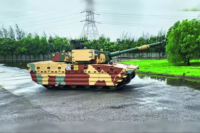 Hindistan, Zorawar hafif tankını dağ savaşları için sahaya indiriyor