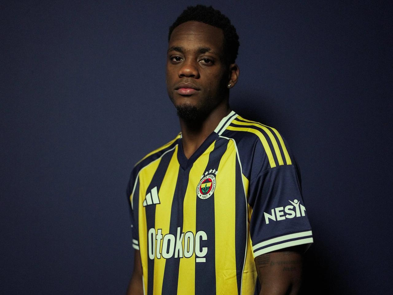 Fenerbahçe tarihinde bir ilk: Jhon Duran