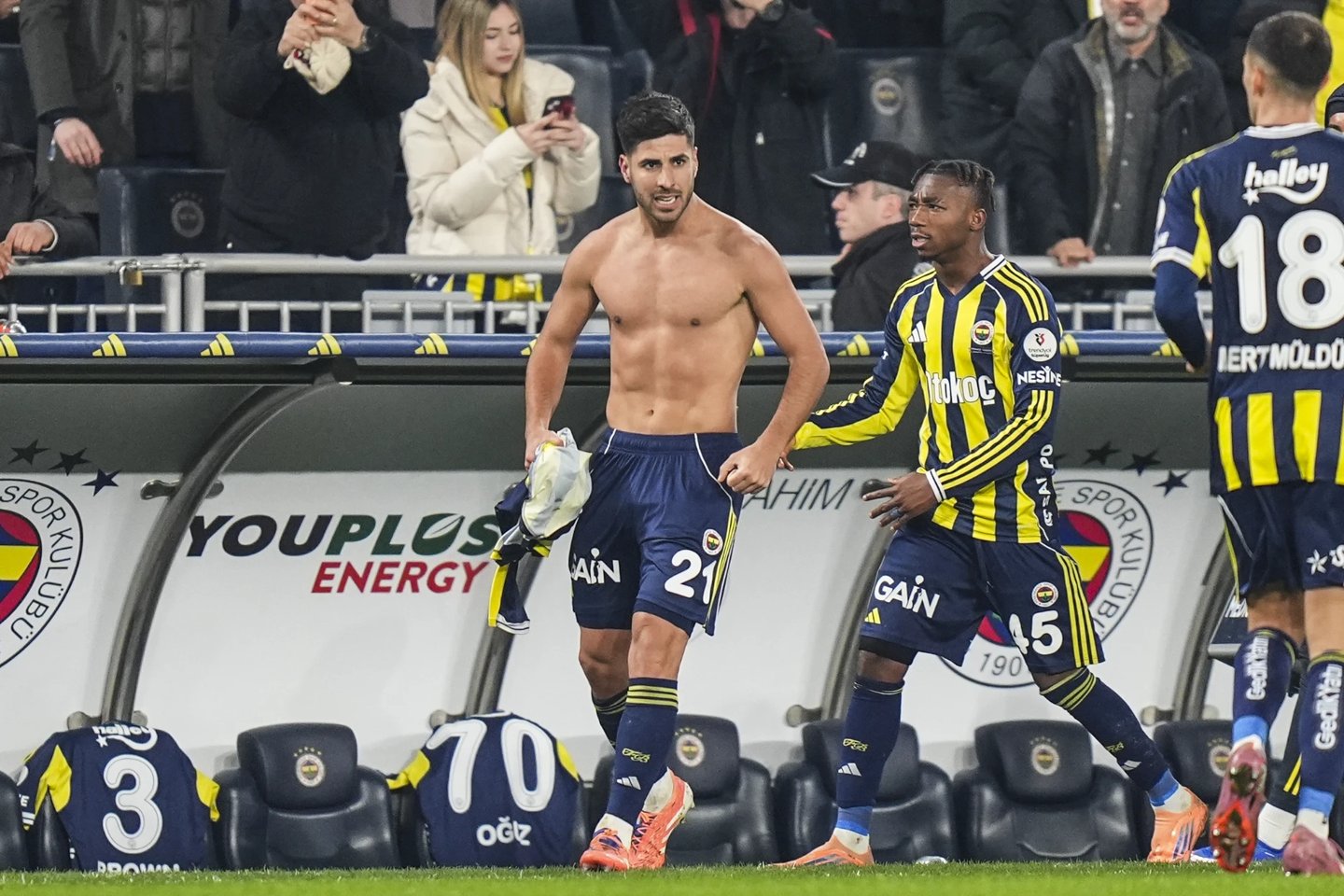 Marco Asensio gol sevinci yaşıyor