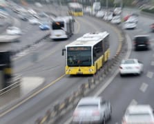 Metrobüs kazası mı oldu, hangi durakta? 21 Ekim metrobüs kazası mı var, ölü-yaralı var mı?