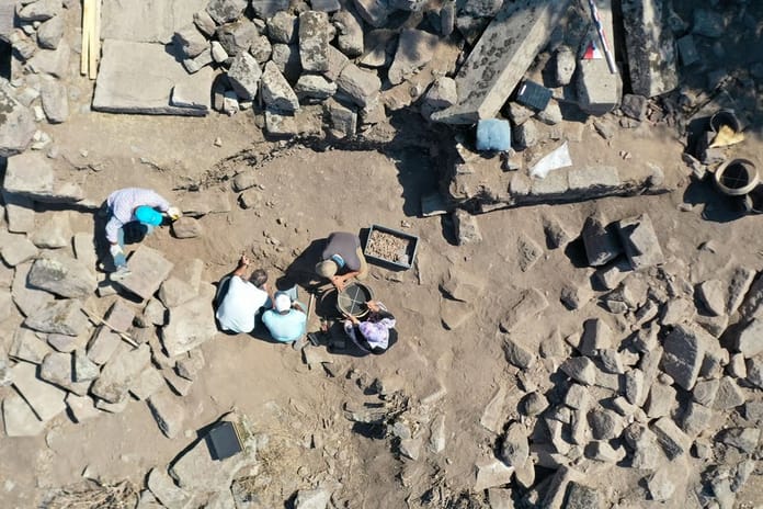 Manisa'daki Aigai Antik Kenti'nde Bereket Tanrıçası Demeter'in tapınağı bulundu