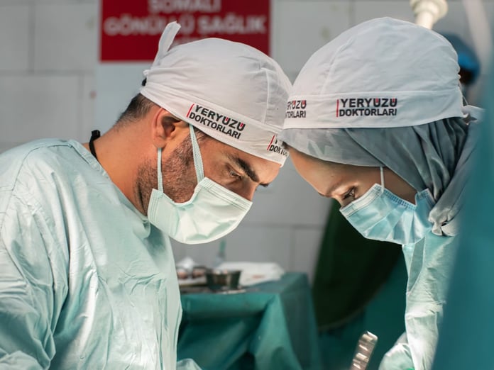 Yeryüzü Doktorları 12 ülkede yardım ve sağlık nöbeti tuttu