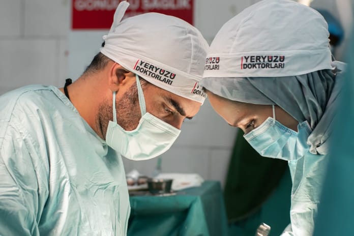 Yeryüzü Doktorları 12 ülkede yardım ve sağlık nöbeti tuttu