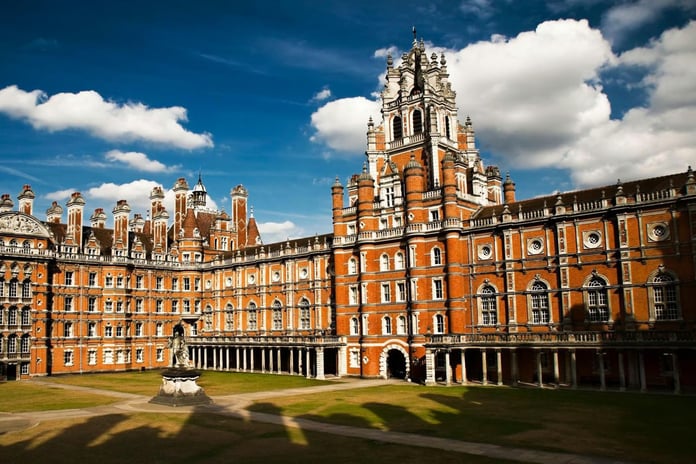 İngiltere'de her 10 üniversiteden 4'ü bütçe açığı veriyor