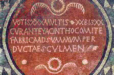 İç Anadolu'nun en büyük mozaik yapısında mezarlar bulundu