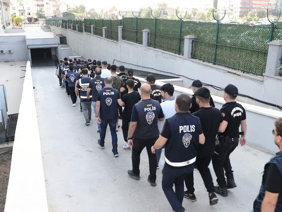 İstanbul'da suç örgütlerine operasyon