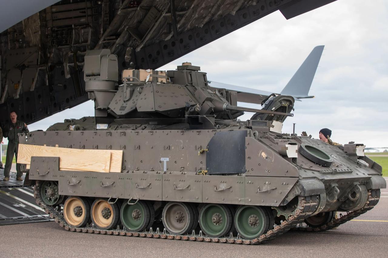 ABD, Estonya’ya M2A4 Bradley zırhlı araçlarını konuşlandırdı