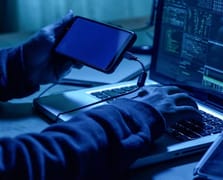 Sahte baz istasyonuyla dolandırıcılık yapan çete çökertildi