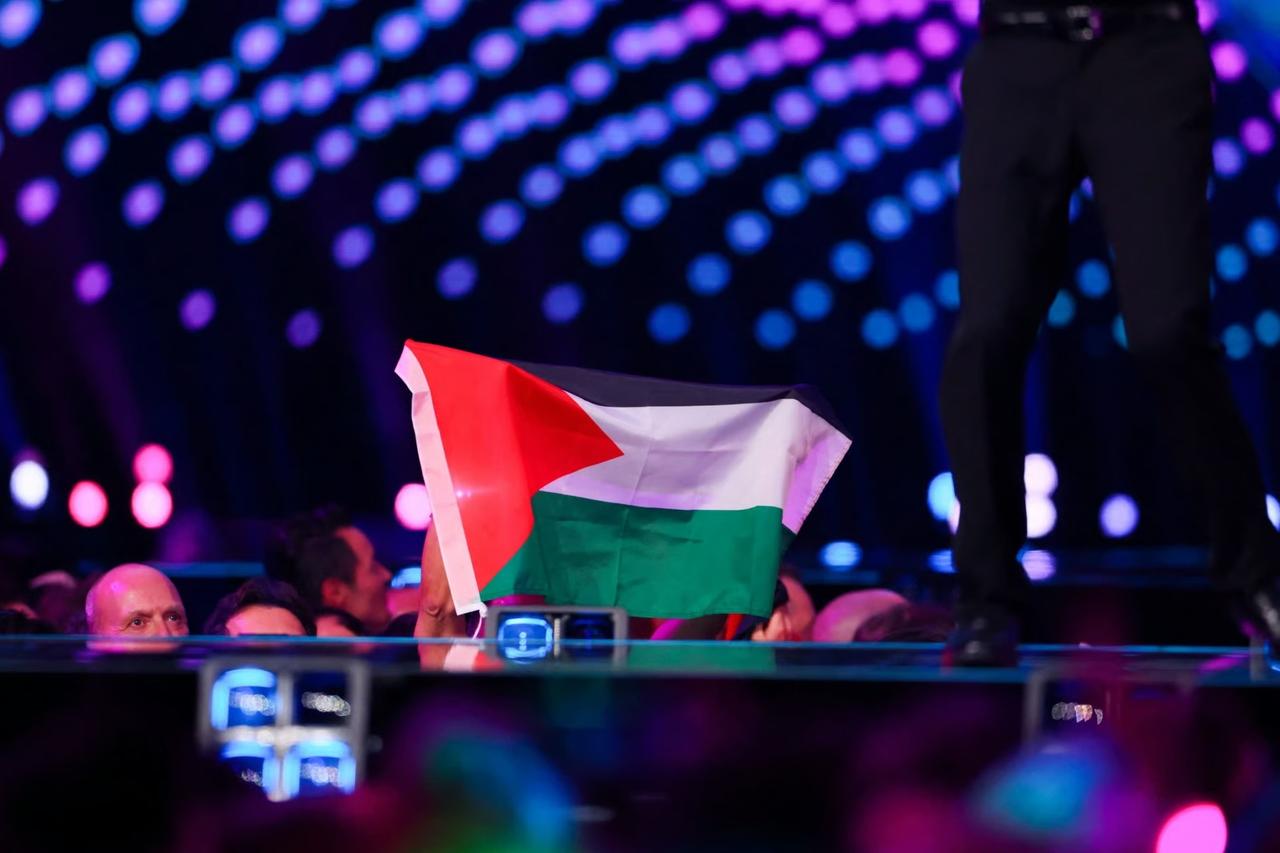 Eurovision'da skandal: "Soykırımı durdurun" sloganı sansürlendi