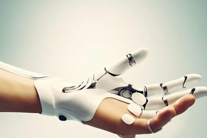 Bilim dünyasında devrim: İnsansı robotlar artık acıyı ve hasarı hissedebilecek