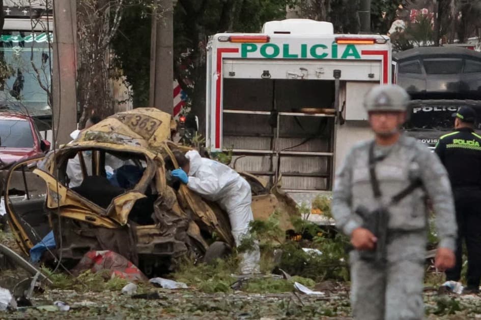 Kolombiya'da bombalı araçla saldırı
