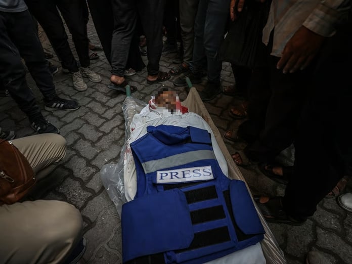 İsrail Gazze'de 4'ü gazeteci 24 Filistinli'yi öldürdü 