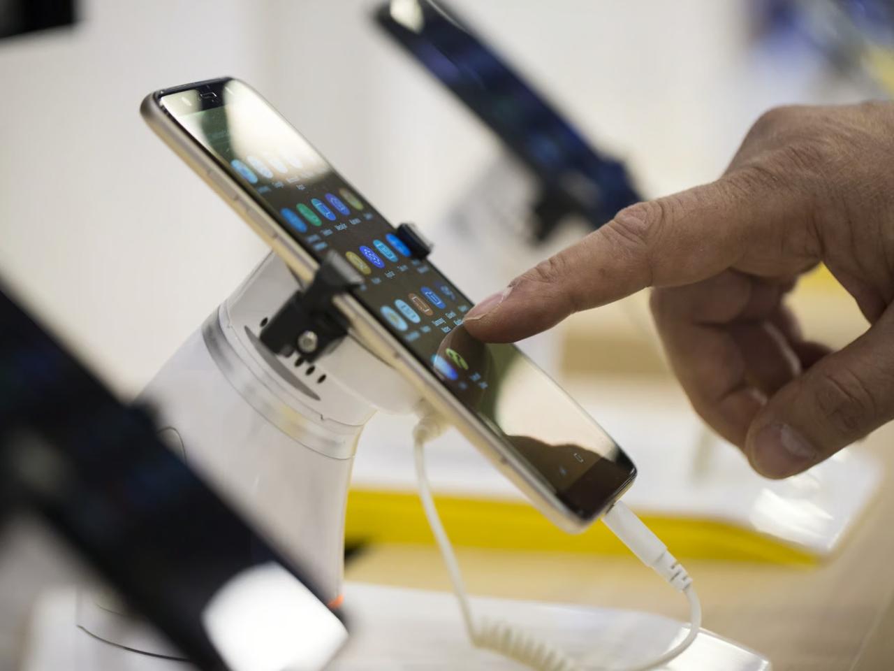 Akıllı telefonlara zam mı gelecek?