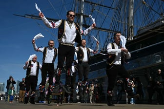 Paskalya coşkusu Londra’da ritimle buluştu